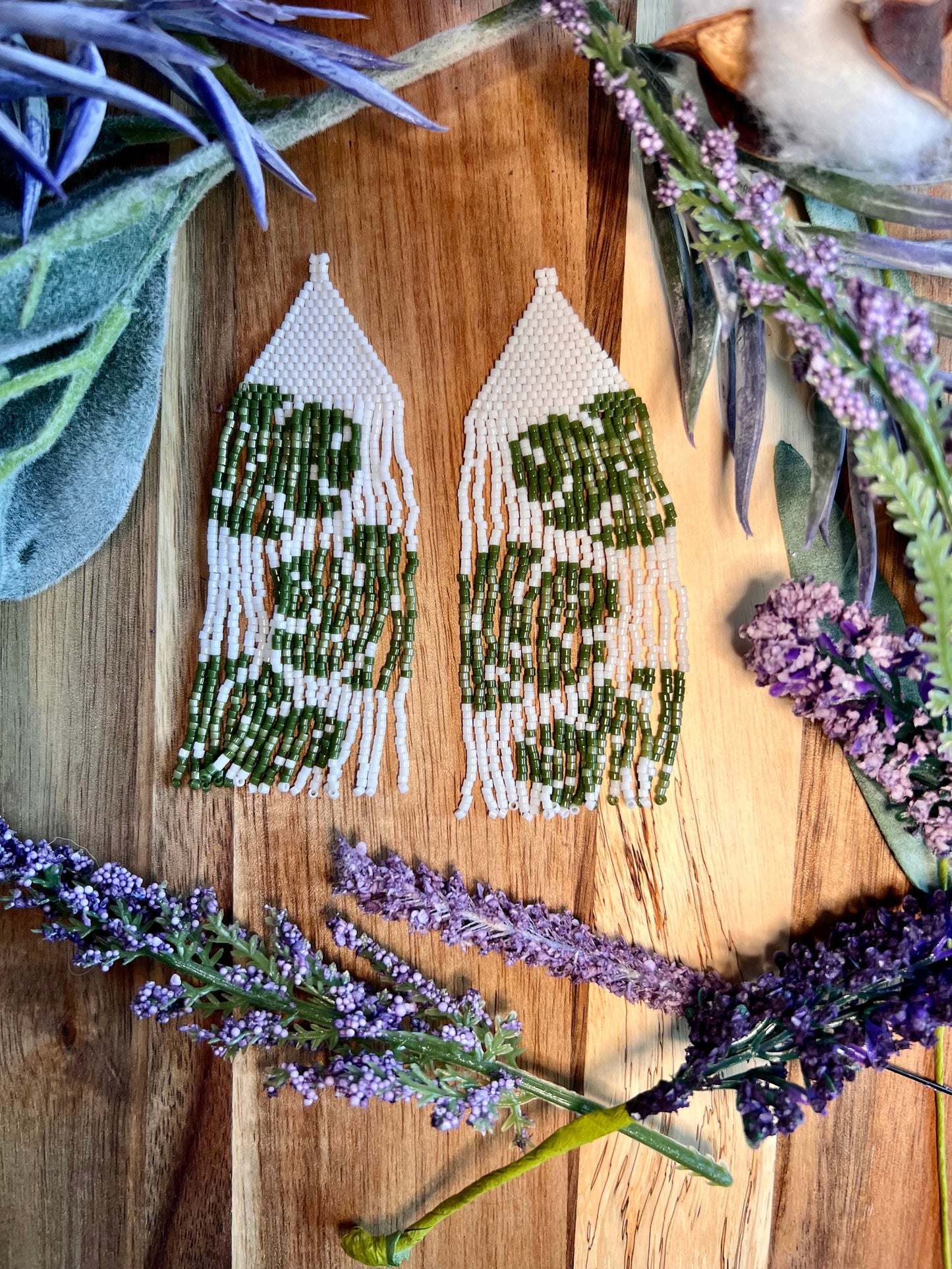 Monstera leaves seed bead brickstitch dangle drop earrings white and green